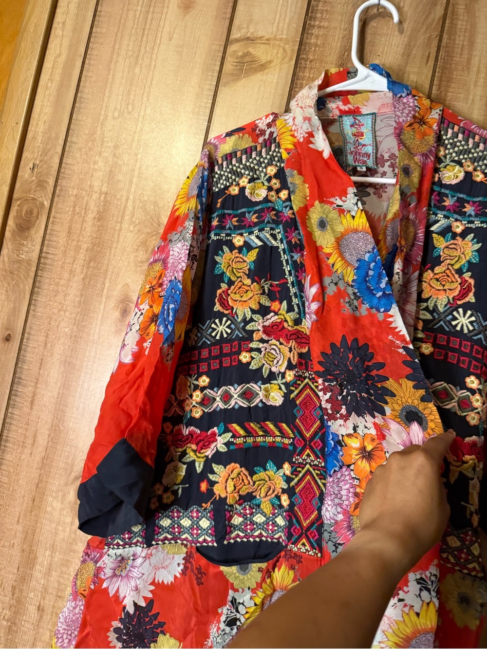 Johnny Was Mishka Rose
Embroidery Silk Kimono Jacket $288 Retail - Picture 8 of 14